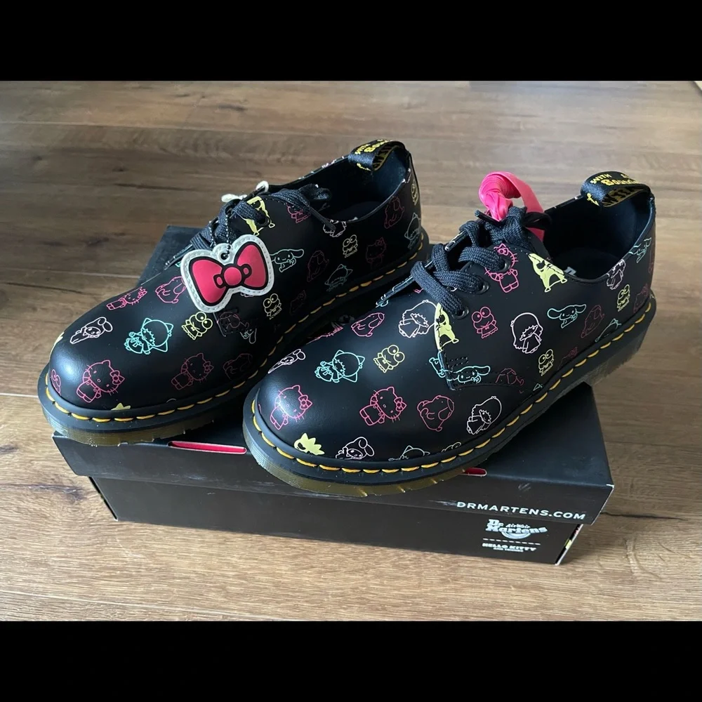 DOC MARTEN’S-NWT/Box Leather Sanrio Character Shoes - Picture 1 of 13